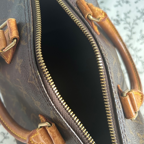Vintage Louie Vuitton hand bag - Picture 8 of 11